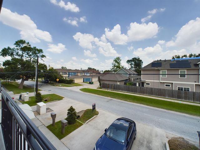 2611 Lawrence Street, Houston, TX 77008