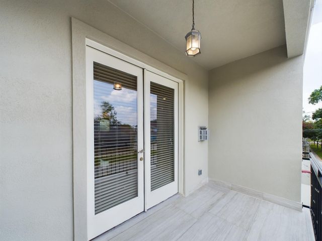 2611 Lawrence Street, Houston, TX 77008