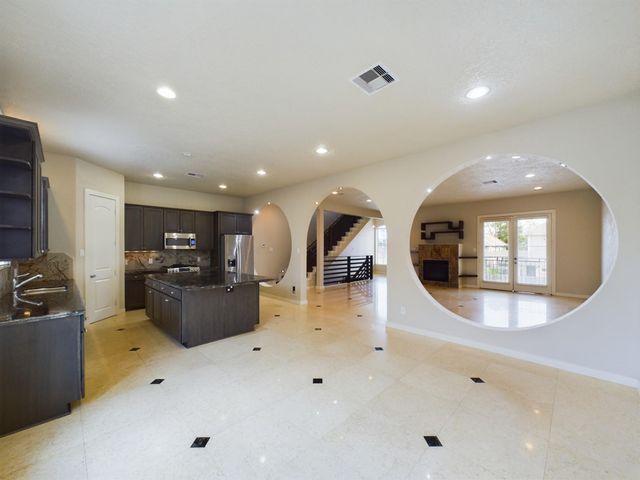 2611 Lawrence Street, Houston, TX 77008