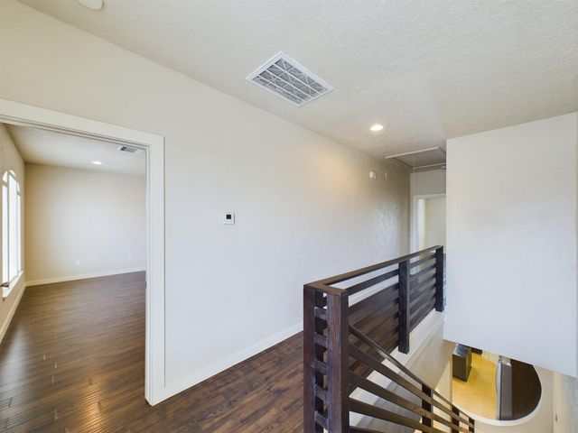 2611 Lawrence Street, Houston, TX 77008