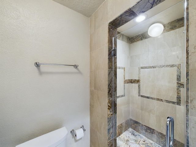 2611 Lawrence Street, Houston, TX 77008