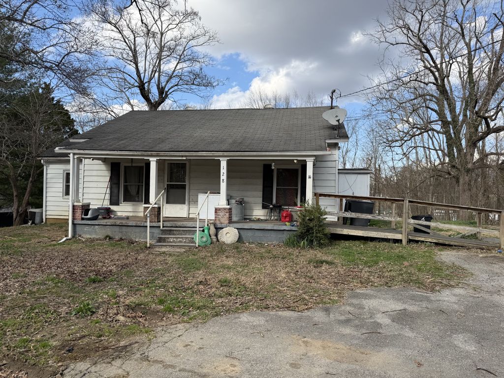128 W Shellsford Rd, Mcminnville, TN 37110