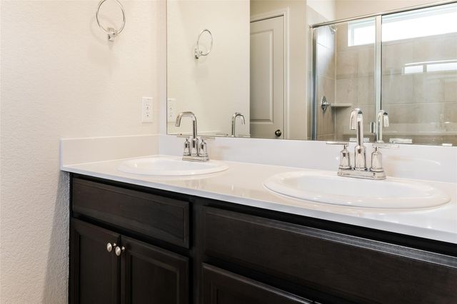 1021 Round Bale RD, Hutto, TX 78634