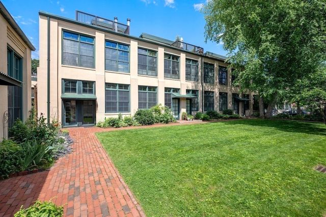155 Brookline St 8, Cambridge, MA 02139