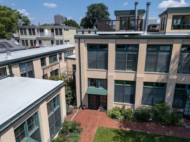 155 Brookline St 8, Cambridge, MA 02139
