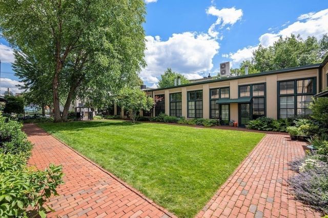 155 Brookline St 8, Cambridge, MA 02139