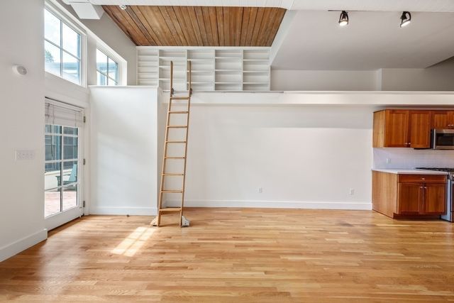 155 Brookline St 8, Cambridge, MA 02139