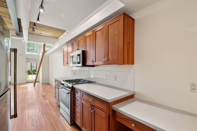 155 Brookline St 8, Cambridge, MA 02139