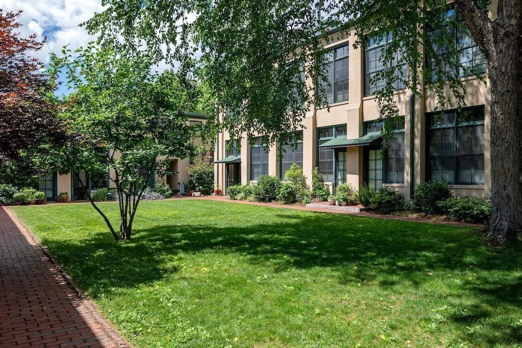 155 Brookline St 8, Cambridge, MA 02139