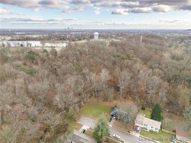 312 Pimlico Drive, New Albany, IN 47150