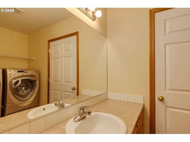 1038 Sw ARROWHEAD Pl, Dundee, OR 97115