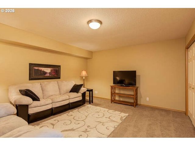 1038 Sw ARROWHEAD Pl, Dundee, OR 97115