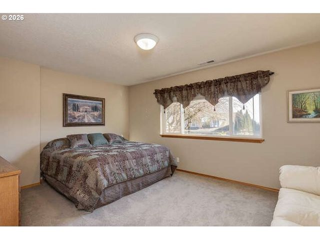 1038 Sw ARROWHEAD Pl, Dundee, OR 97115