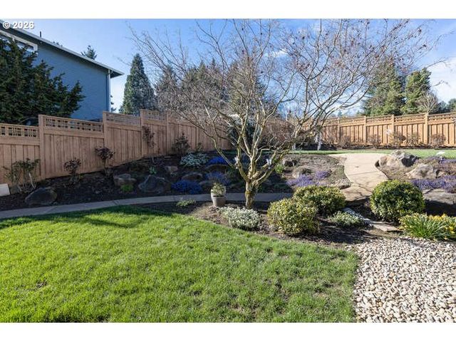 1038 Sw ARROWHEAD Pl, Dundee, OR 97115