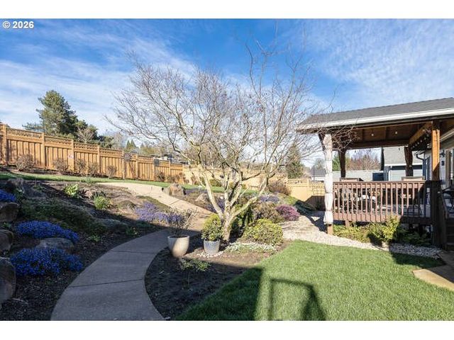 1038 Sw ARROWHEAD Pl, Dundee, OR 97115