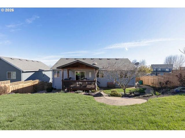 1038 Sw ARROWHEAD Pl, Dundee, OR 97115