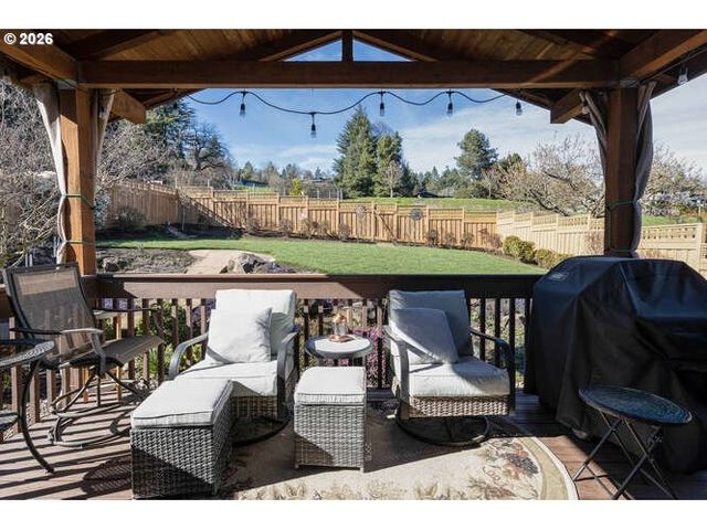 1038 Sw ARROWHEAD Pl, Dundee, OR 97115