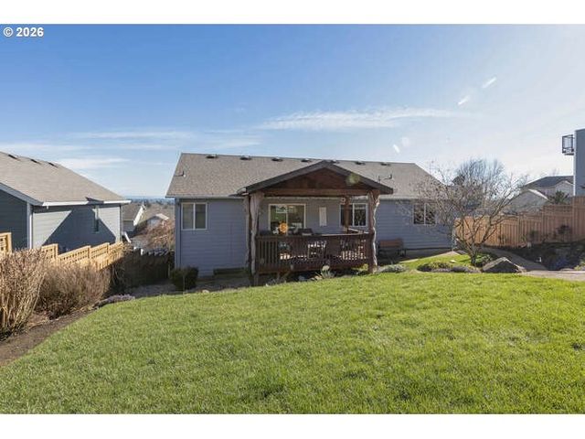 1038 Sw ARROWHEAD Pl, Dundee, OR 97115