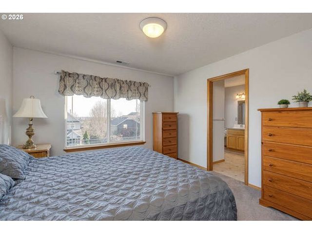 1038 Sw ARROWHEAD Pl, Dundee, OR 97115