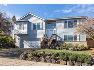 1038 Sw ARROWHEAD Pl, Dundee, OR 97115