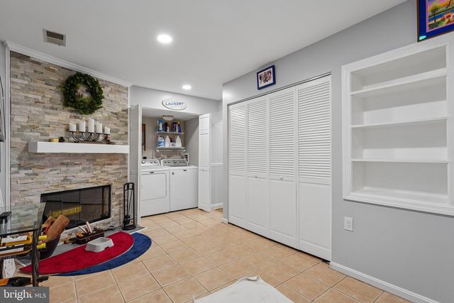 18219 FOX CHASE CIR, Olney, MD 20832
