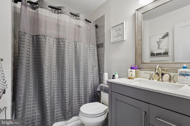 18219 FOX CHASE CIR, Olney, MD 20832