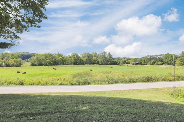2128 N County Road 51, Somerset, OH 43783
