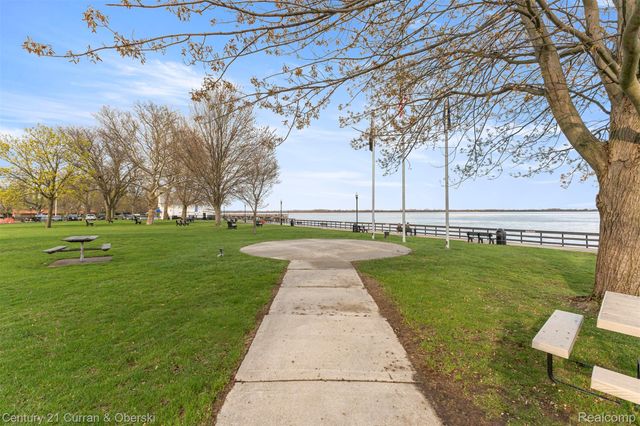 2868 Van Alstyne Street 22, Wyandotte, MI 48192