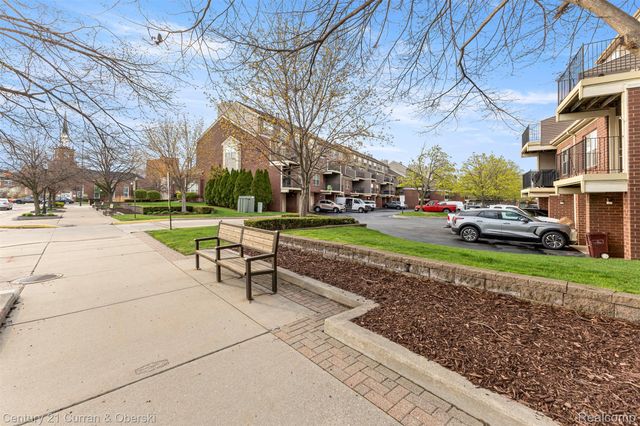 2868 Van Alstyne Street 22, Wyandotte, MI 48192