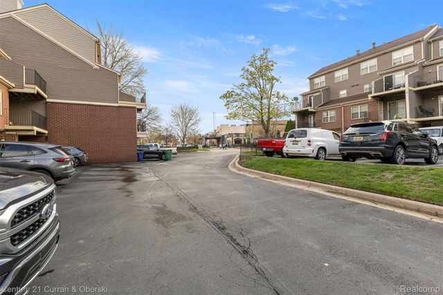 2868 Van Alstyne Street 22, Wyandotte, MI 48192
