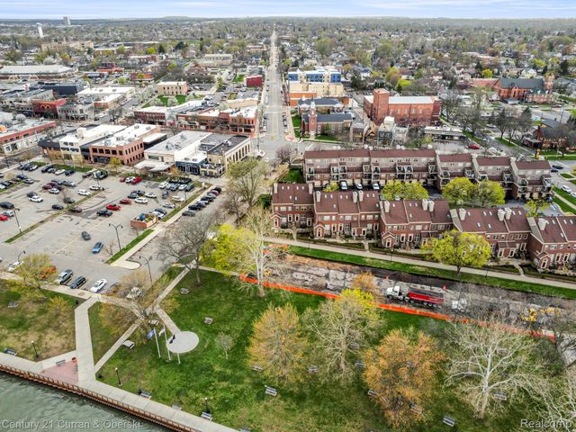 2868 Van Alstyne Street 22, Wyandotte, MI 48192