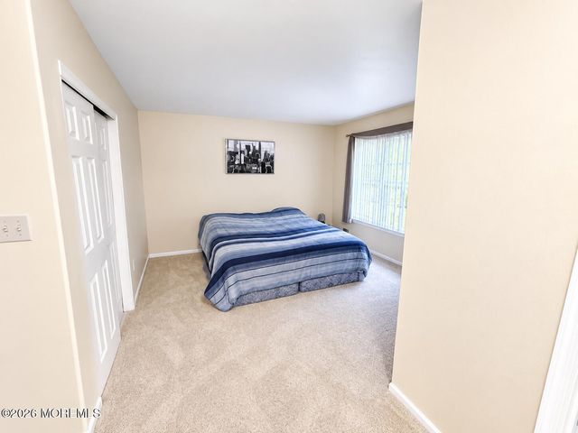 512 Woodbine Lane, Lakewood, NJ 08701