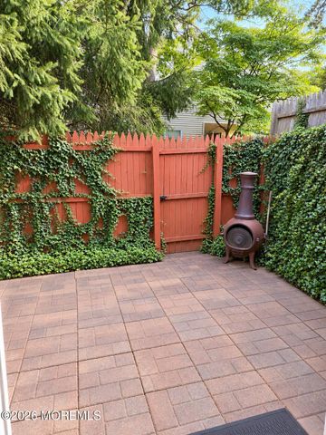 512 Woodbine Lane, Lakewood, NJ 08701