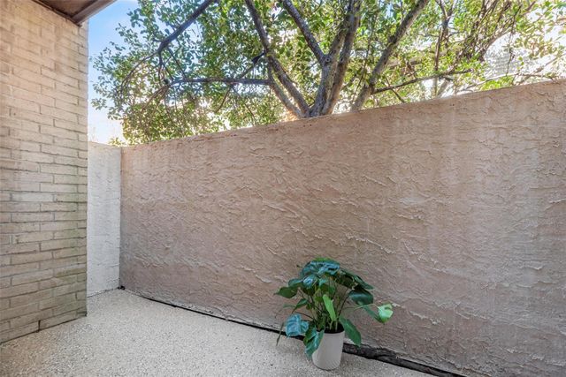 2021 Spenwick Drive 712, Houston, TX 77055