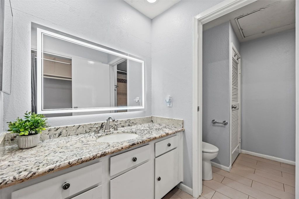 2021 Spenwick Drive 712, Houston, TX 77055