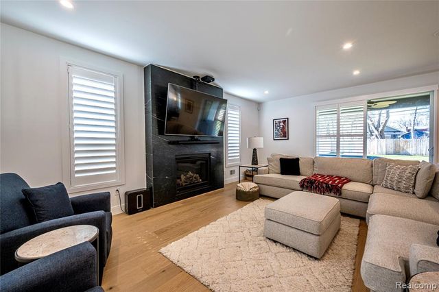 828 Cherokee Avenue, Royal Oak, MI 48067