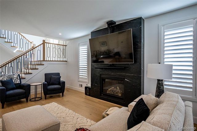 828 Cherokee Avenue, Royal Oak, MI 48067