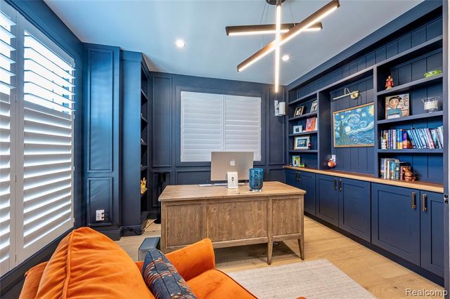 828 Cherokee Avenue, Royal Oak, MI 48067