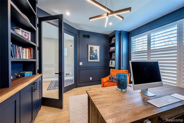 828 Cherokee Avenue, Royal Oak, MI 48067