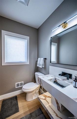 828 Cherokee Avenue, Royal Oak, MI 48067