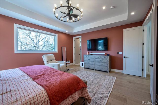 828 Cherokee Avenue, Royal Oak, MI 48067