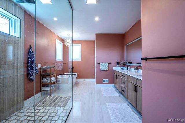 828 Cherokee Avenue, Royal Oak, MI 48067