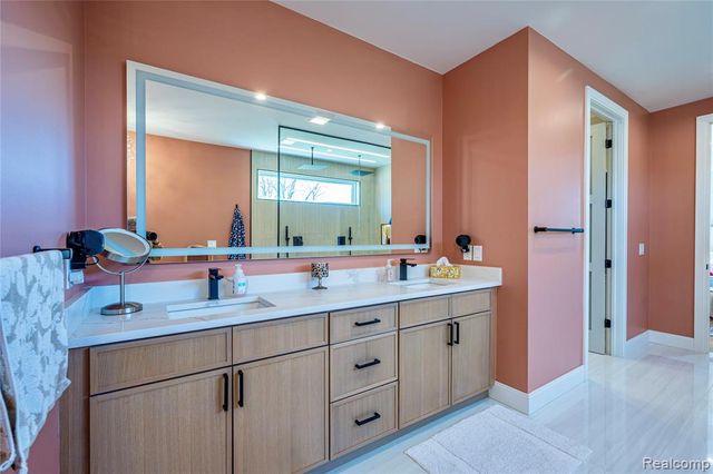 828 Cherokee Avenue, Royal Oak, MI 48067