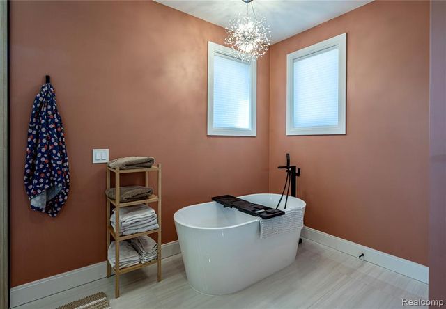 828 Cherokee Avenue, Royal Oak, MI 48067