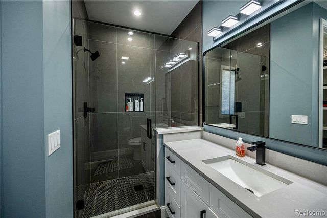 828 Cherokee Avenue, Royal Oak, MI 48067