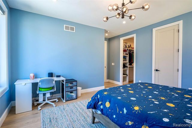 828 Cherokee Avenue, Royal Oak, MI 48067