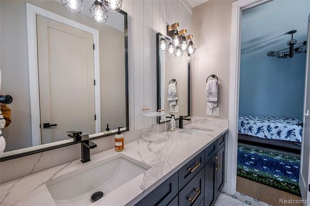 828 Cherokee Avenue, Royal Oak, MI 48067