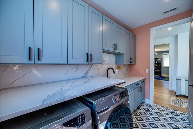 828 Cherokee Avenue, Royal Oak, MI 48067