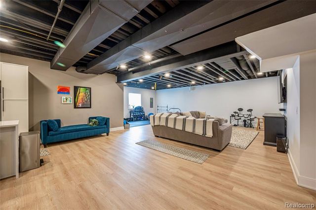 828 Cherokee Avenue, Royal Oak, MI 48067