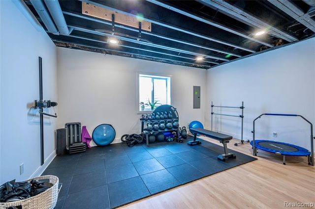 828 Cherokee Avenue, Royal Oak, MI 48067